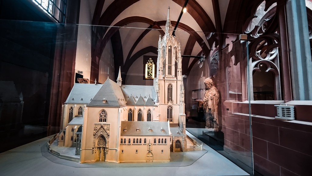 Frankfurt Cathedral and Dommuseum