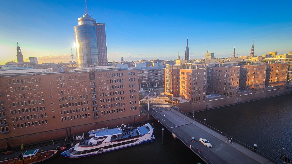 views from the Plaza of The Elbphilharmonie in Hamburg 2