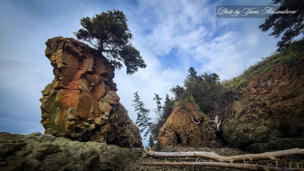 Rock formations around Baxter's Harbour Falls photo