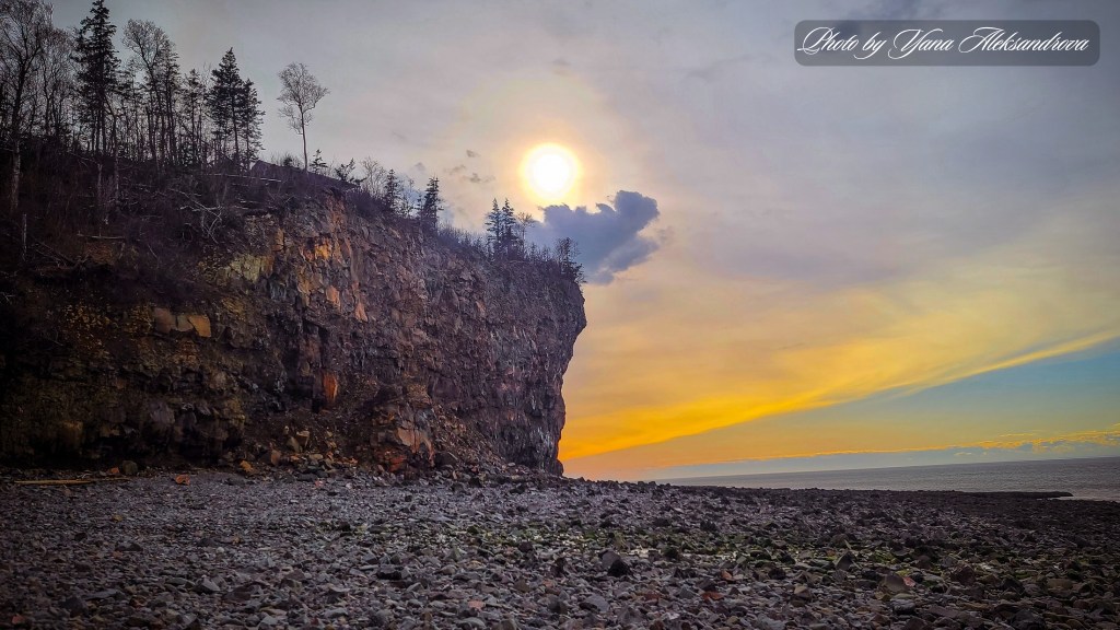 Nature near Russia Brook Falls photo by Yana Aleksandrova