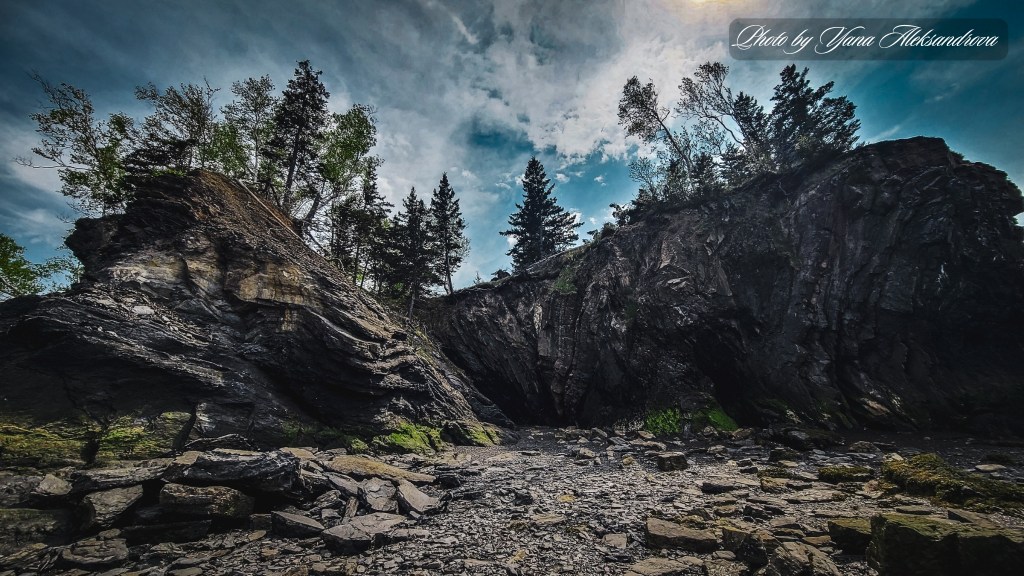 Bramber Flower Pot Rock Beach, Nova Scotia, Canada, Photo by Yana Aleksandrova