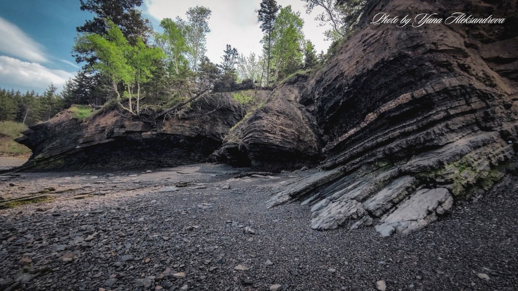 Bramber Flower Pot Rock Beach, Nova Scotia, Canada, Photo by Yana Aleksandrova
