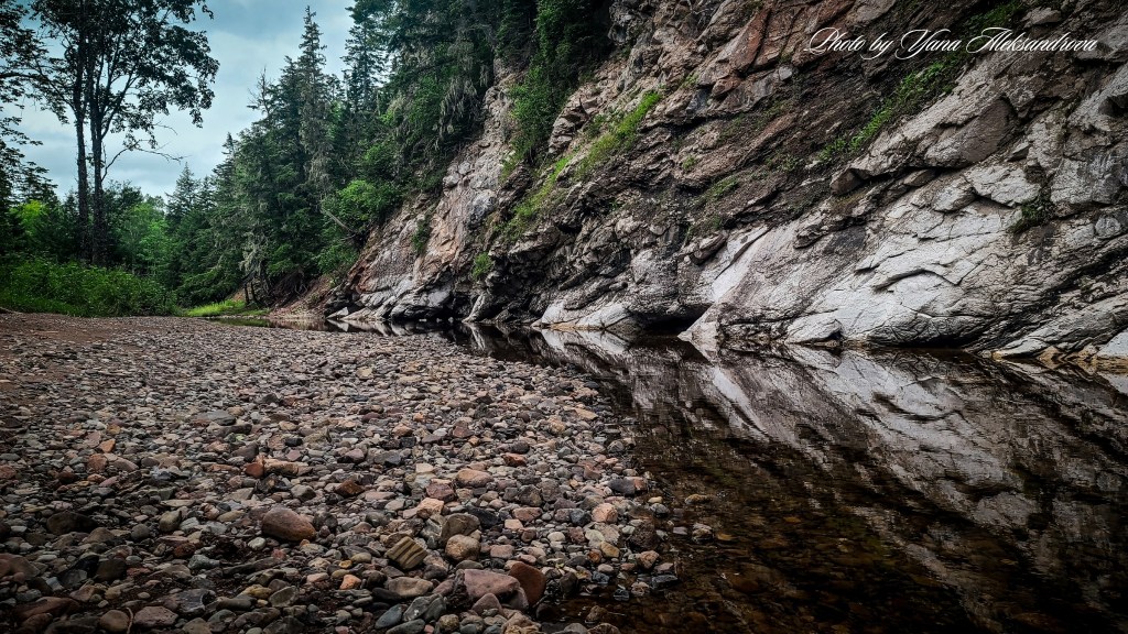 Hayes gypsum caves. Gypsum Cliffs in Nova Scotia photo stunning nature