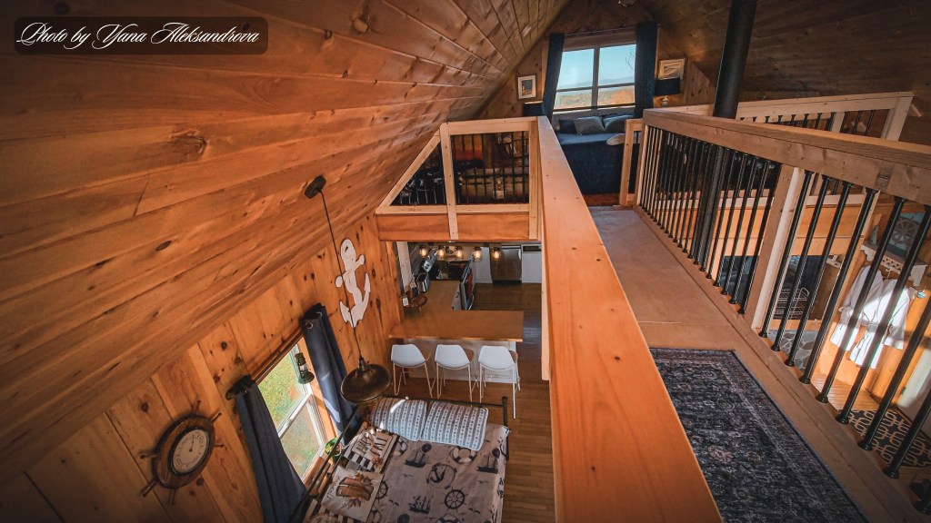 Airbnb cottage catwalk