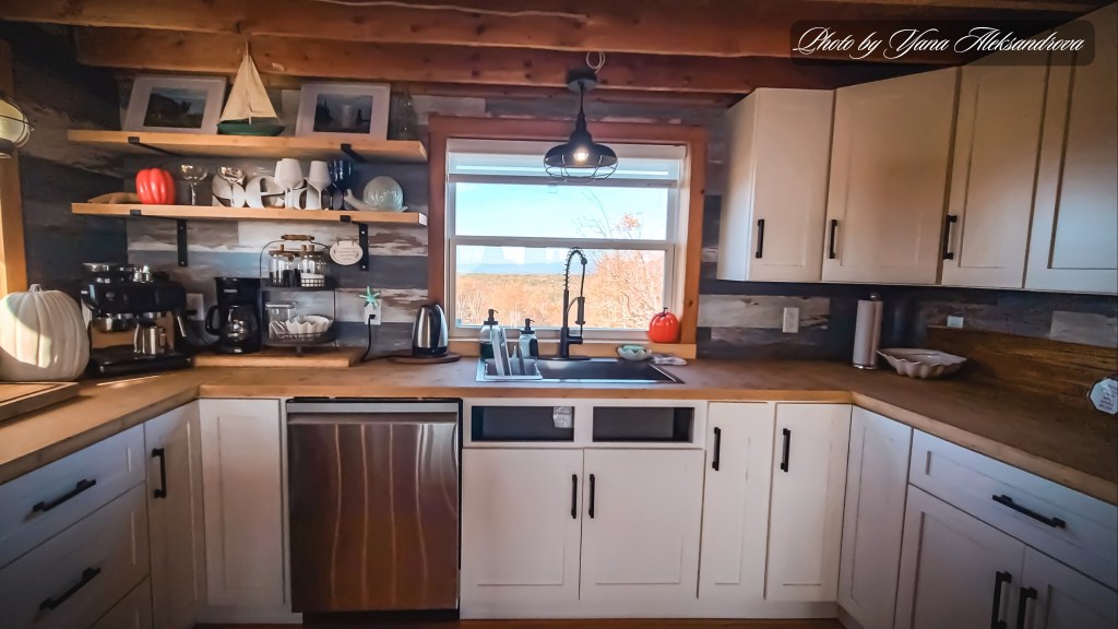 High-end kitchen in Airbnb cottage