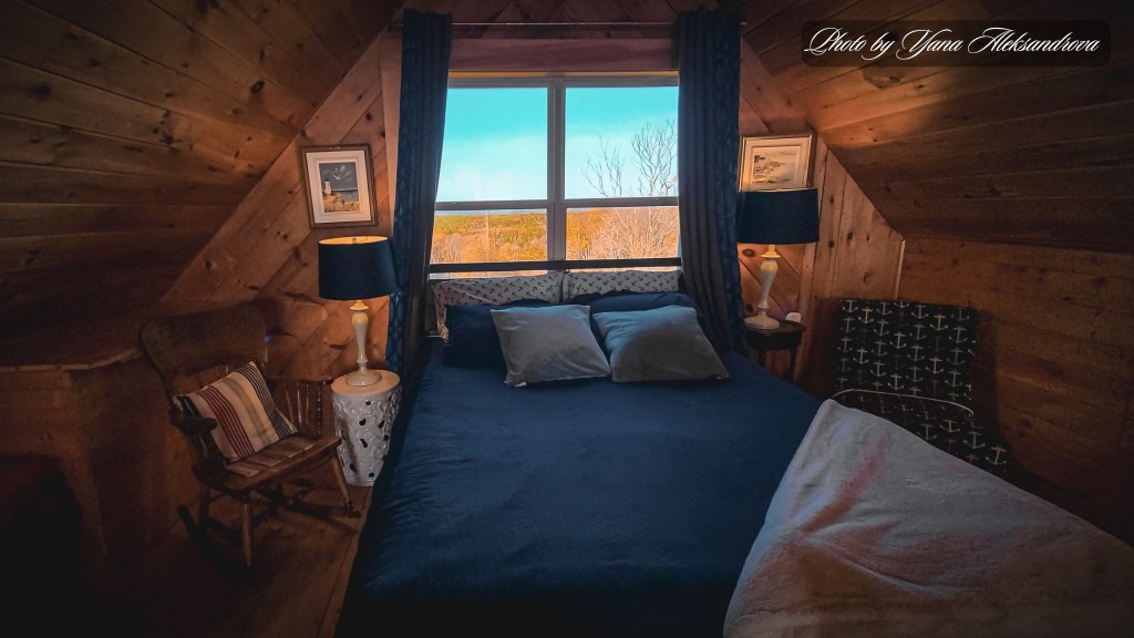 Cozy Airbnb cottage bedroom