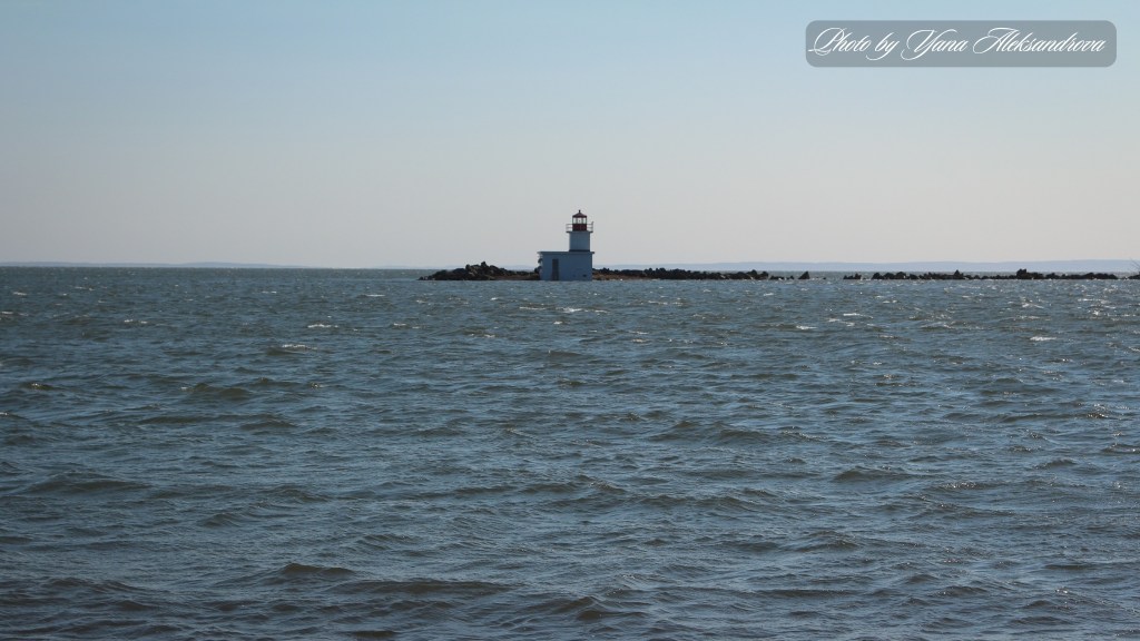 Photo Parrsboro Boat Launch lighthouse view