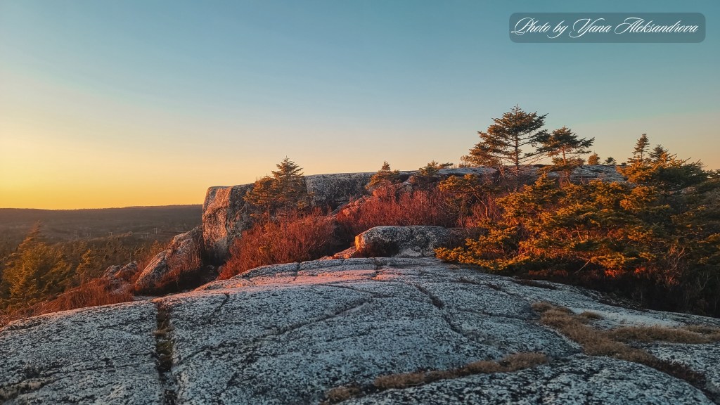 photo Castle Rock trail, NS