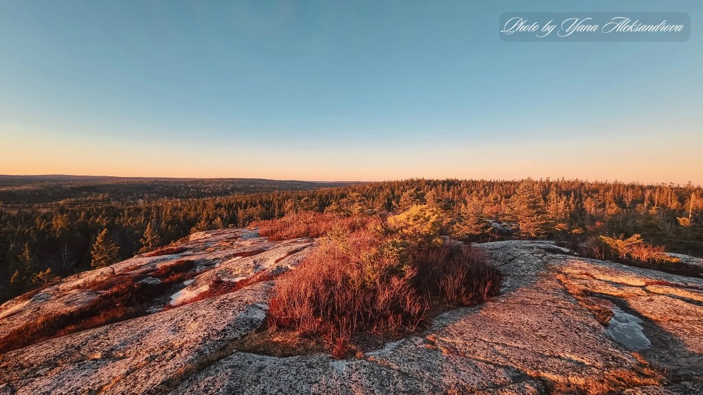photo Castle Rock, NS view from the top