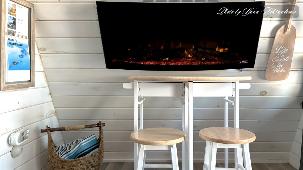 Tiny Home getaway at Five Islands, Nova Scotia